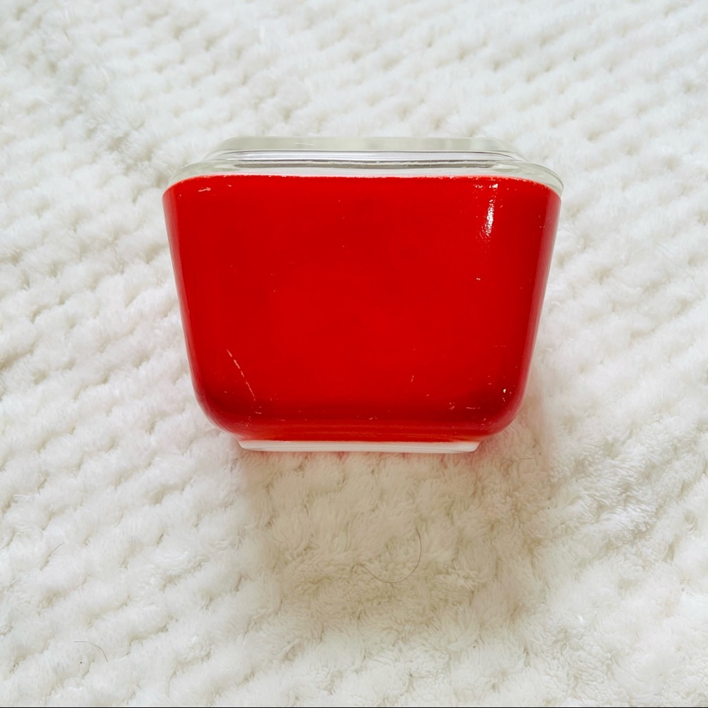 🔥FINAL SALE🔥Vintage Pyrex Small Red Primary Fridge Dish with Lid